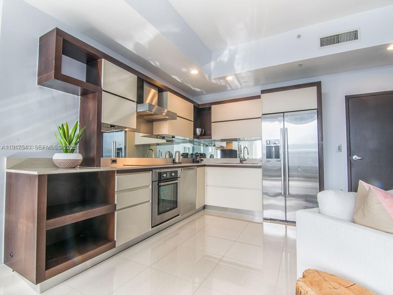 2100 Park Ave, Unit 406, Miami Beach, FL 33139 Photo