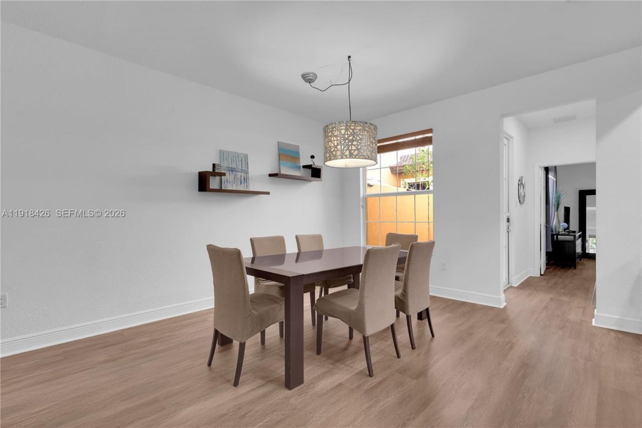 1516 SW 147th Ave, Pembroke Pines, FL 33027 Photo