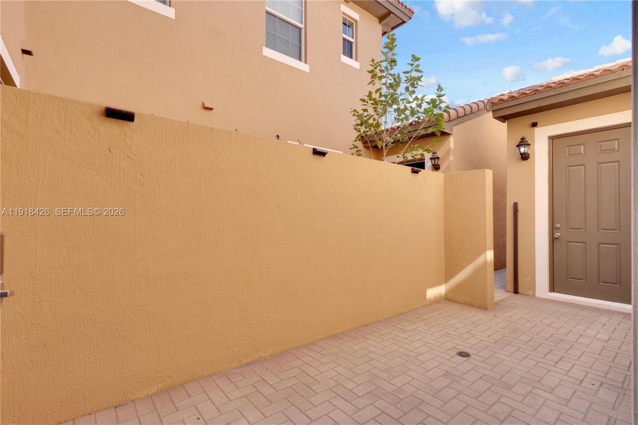 1516 SW 147th Ave, Pembroke Pines, FL 33027 Photo