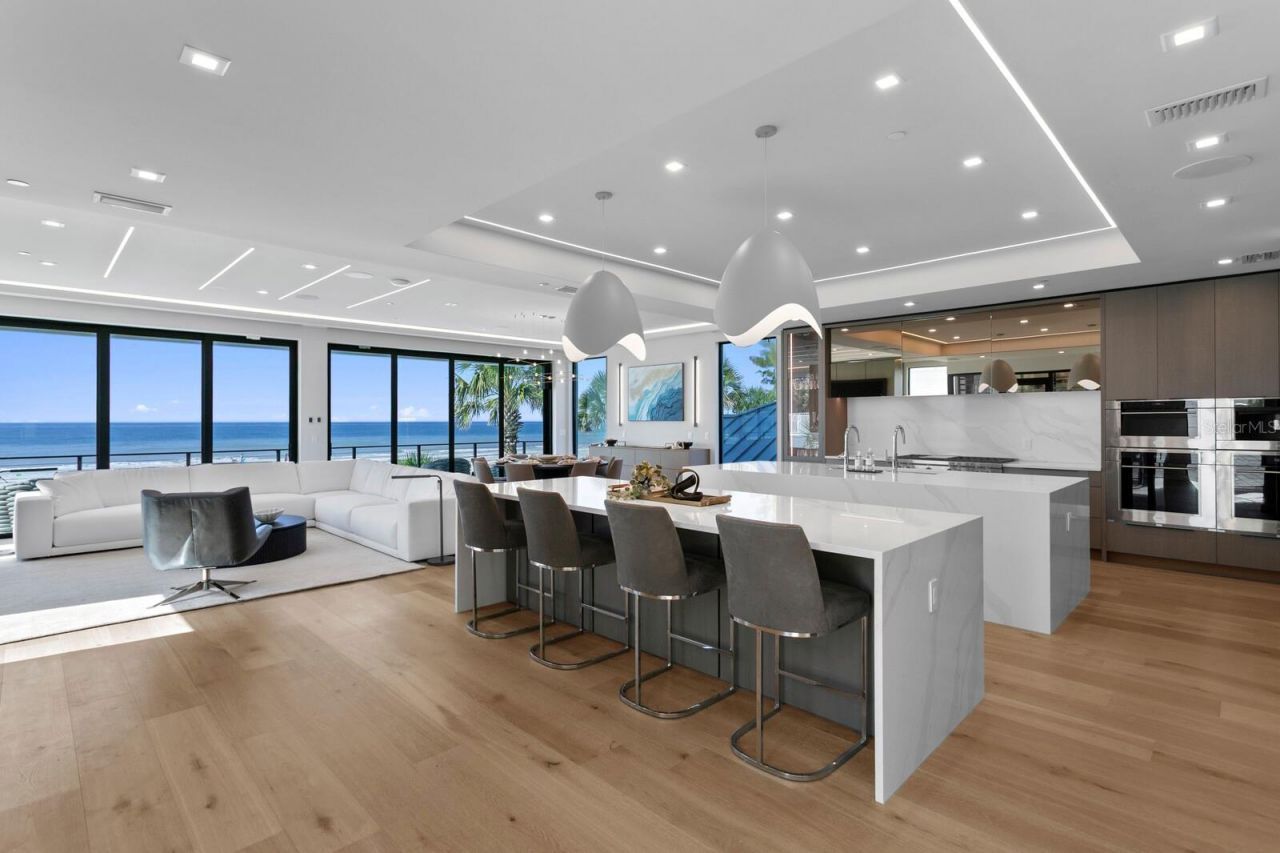 304 Gulf Boulevard, Indian Rocks Beach, FL 33785 Photo