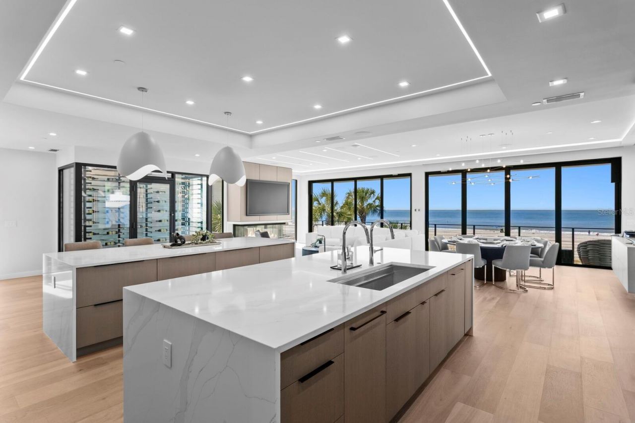 304 Gulf Boulevard, Indian Rocks Beach, FL 33785 Photo