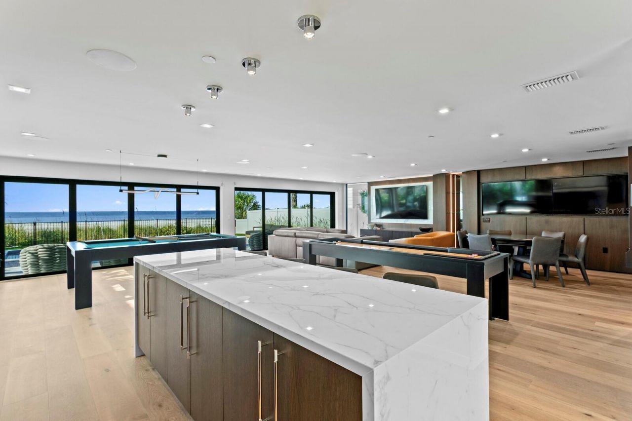 304 Gulf Boulevard, Indian Rocks Beach, FL 33785 Photo