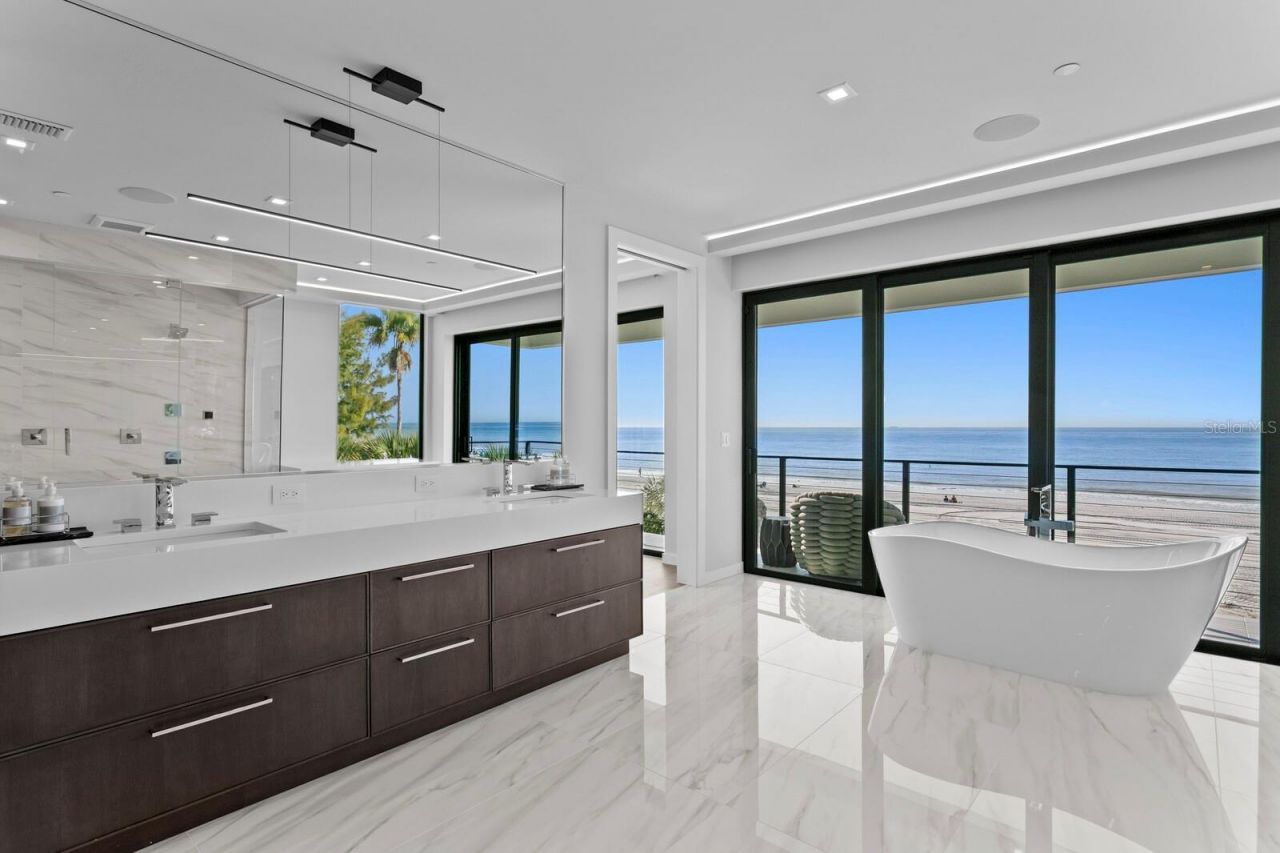 304 Gulf Boulevard, Indian Rocks Beach, FL 33785 Photo