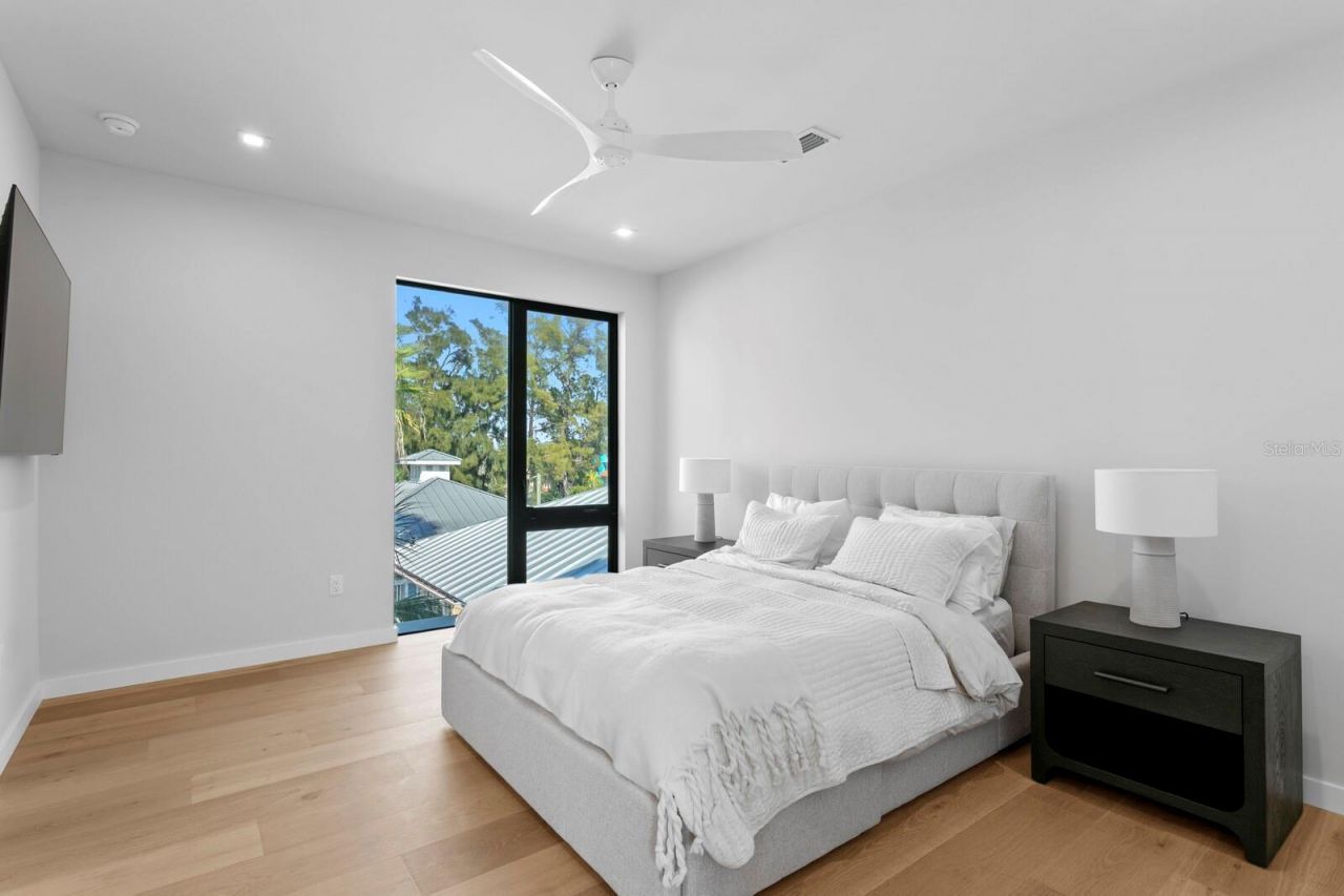 304 Gulf Boulevard, Indian Rocks Beach, FL 33785 Photo