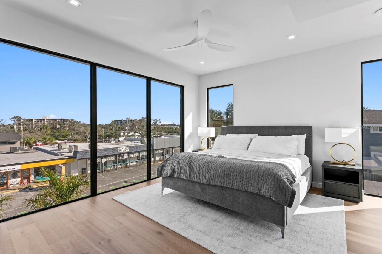 304 Gulf Boulevard, Indian Rocks Beach, FL 33785 Photo