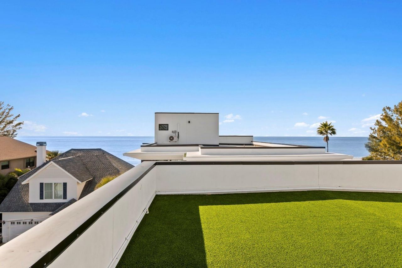 304 Gulf Boulevard, Indian Rocks Beach, FL 33785 Photo