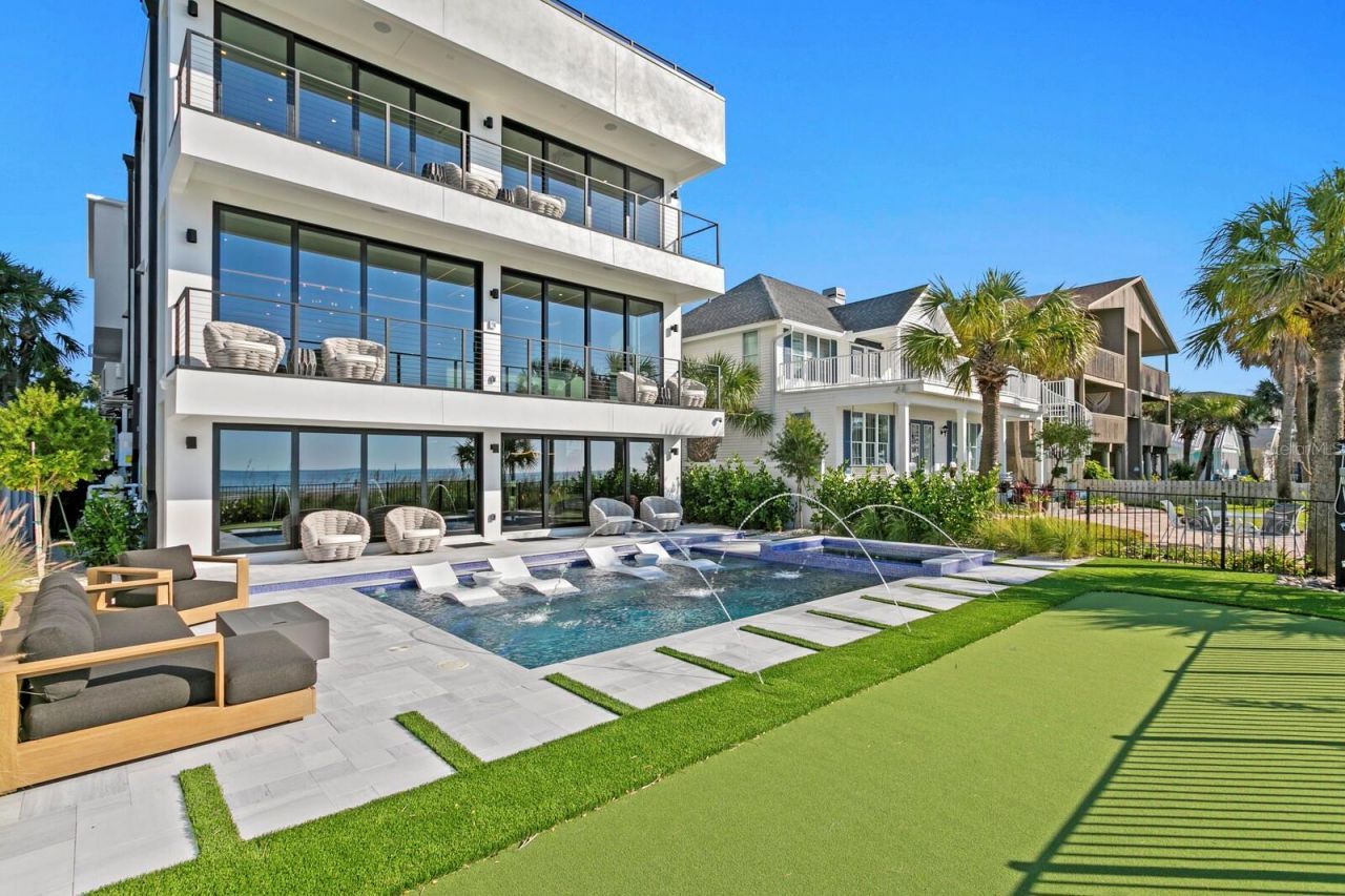 304 Gulf Boulevard, Indian Rocks Beach, FL 33785 Photo