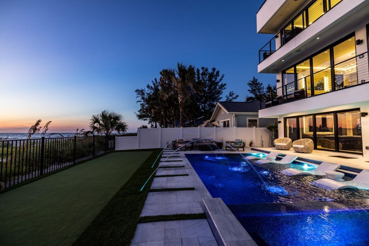 304 Gulf Boulevard, Indian Rocks Beach, FL 33785 Photo