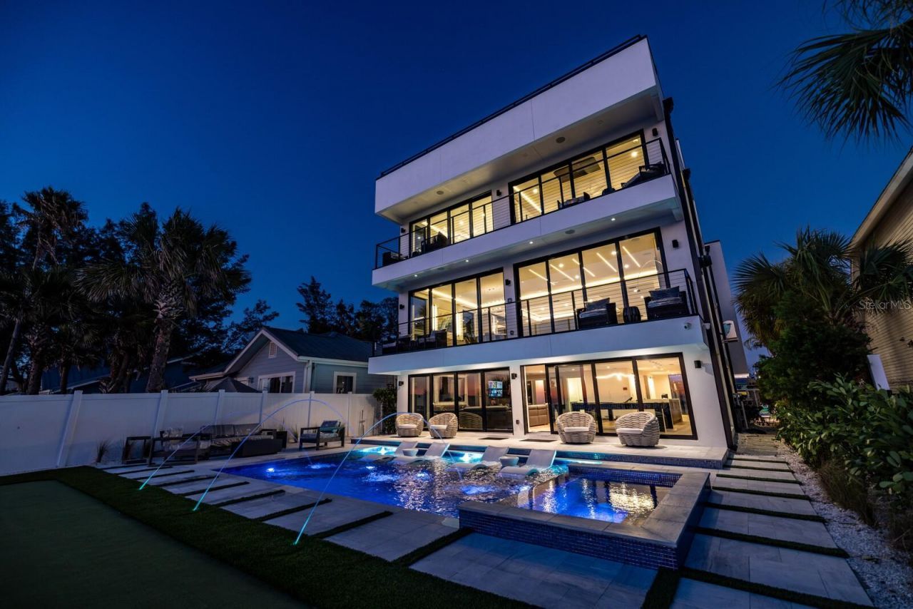 304 Gulf Boulevard, Indian Rocks Beach, FL 33785 Photo