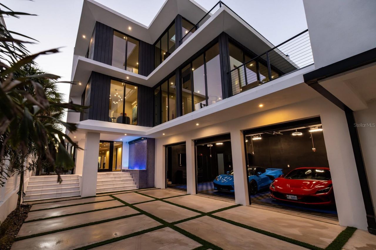 304 Gulf Boulevard, Indian Rocks Beach, FL 33785 Photo