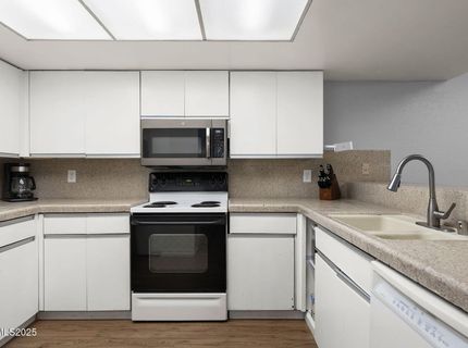 1023 Tyler Way, Sparks, NV 89431 Photo