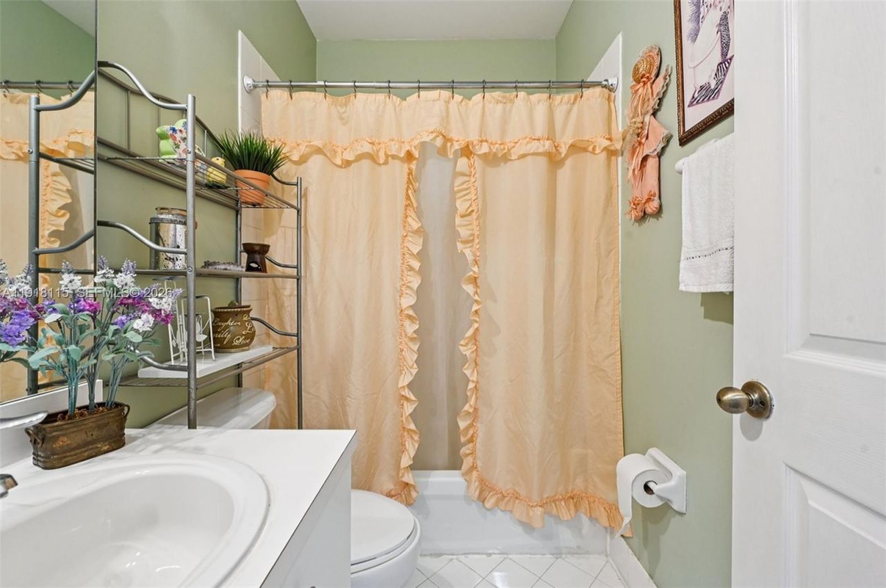 1490 NE 33rd Rd, Unit 104-18, Homestead, FL 33033 Photo