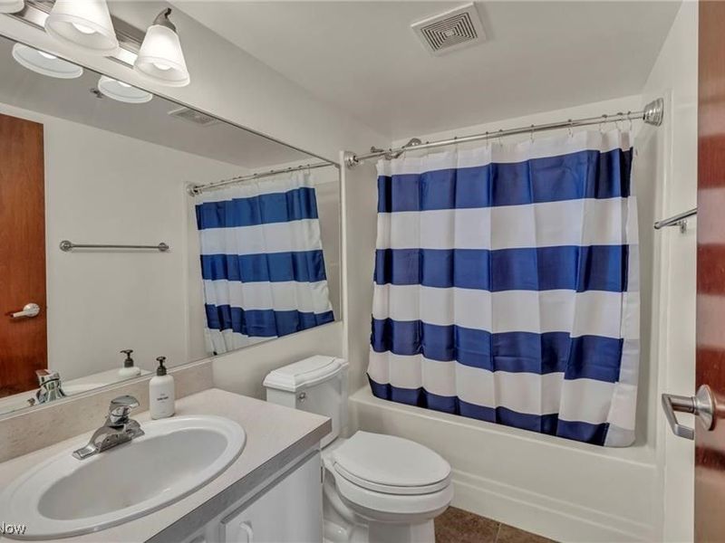 1133 W 9th Street, Unit 412, Cleveland, OH 44113 Photo 22