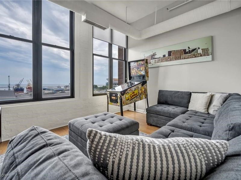 1133 W 9th Street, Unit 412, Cleveland, OH 44113 Photo 9