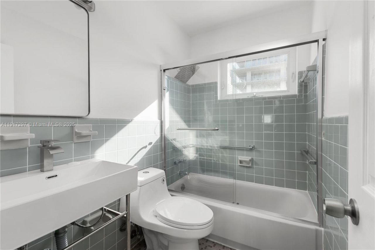 158 Ocean Dr, Unit 404/405, Miami Beach, FL 33139 Photo