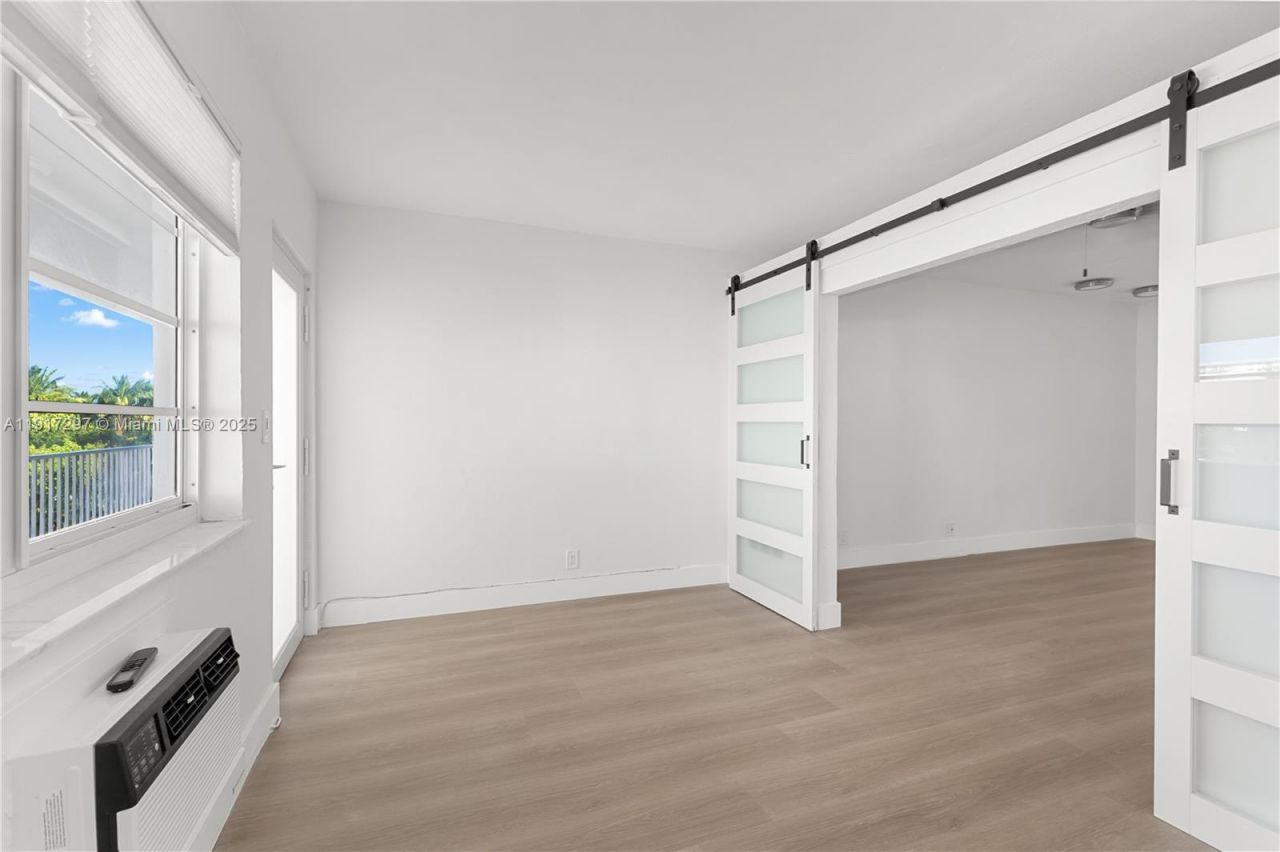 158 Ocean Dr, Unit 404/405, Miami Beach, FL 33139 Photo