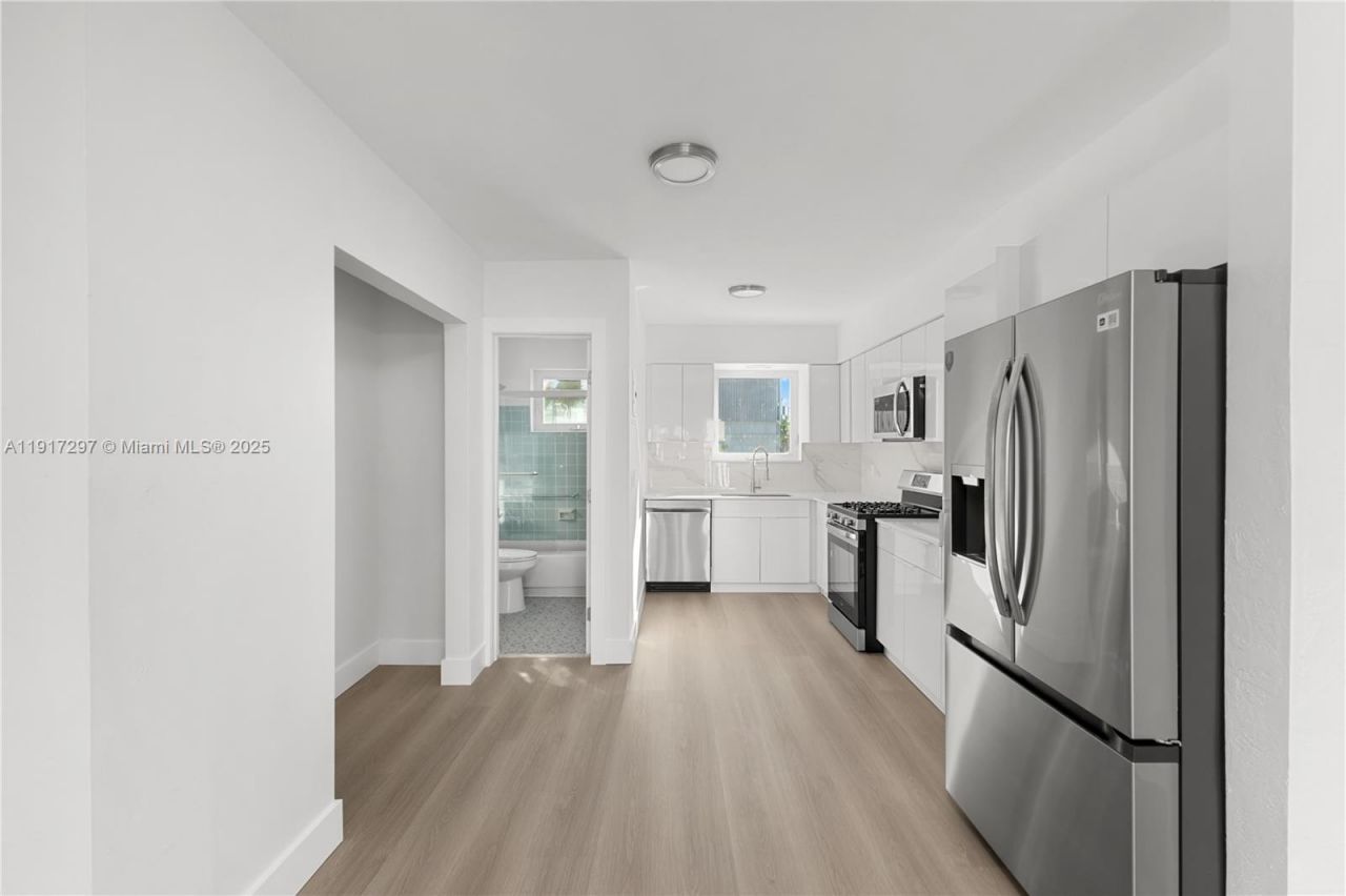 158 Ocean Dr, Unit 404/405, Miami Beach, FL 33139 Photo