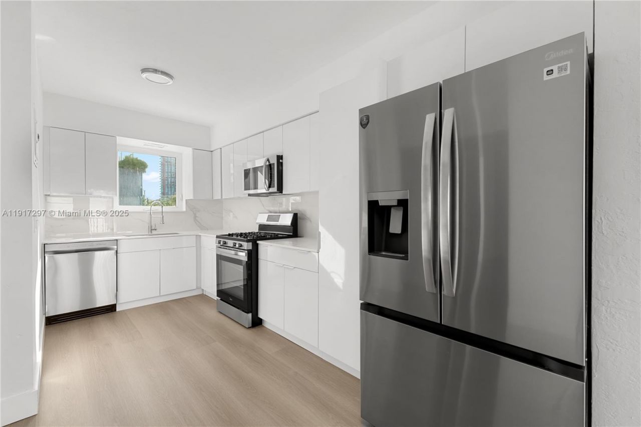 158 Ocean Dr, Unit 404/405, Miami Beach, FL 33139 Photo