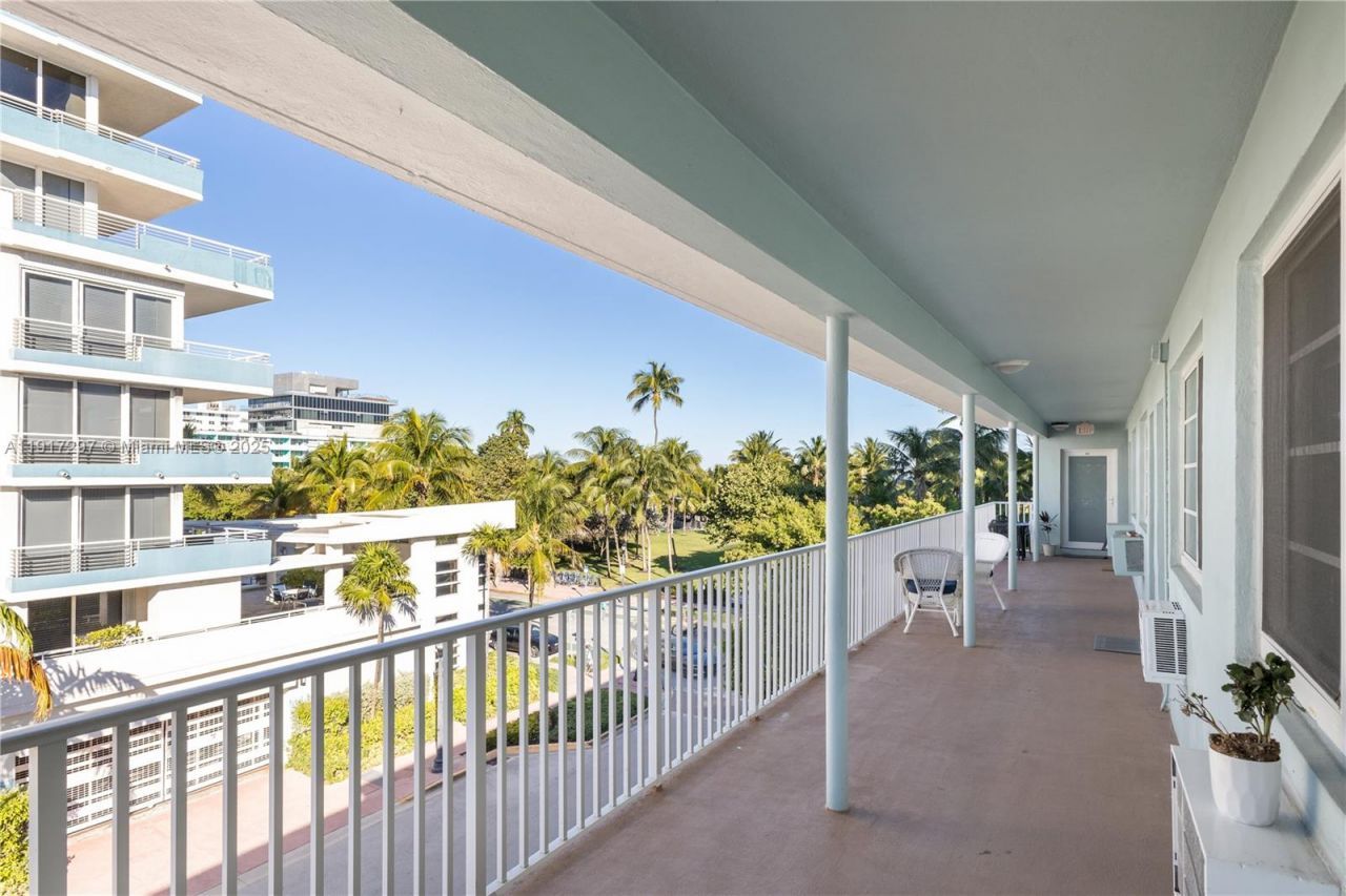 158 Ocean Dr, Unit 404/405, Miami Beach, FL 33139 Photo