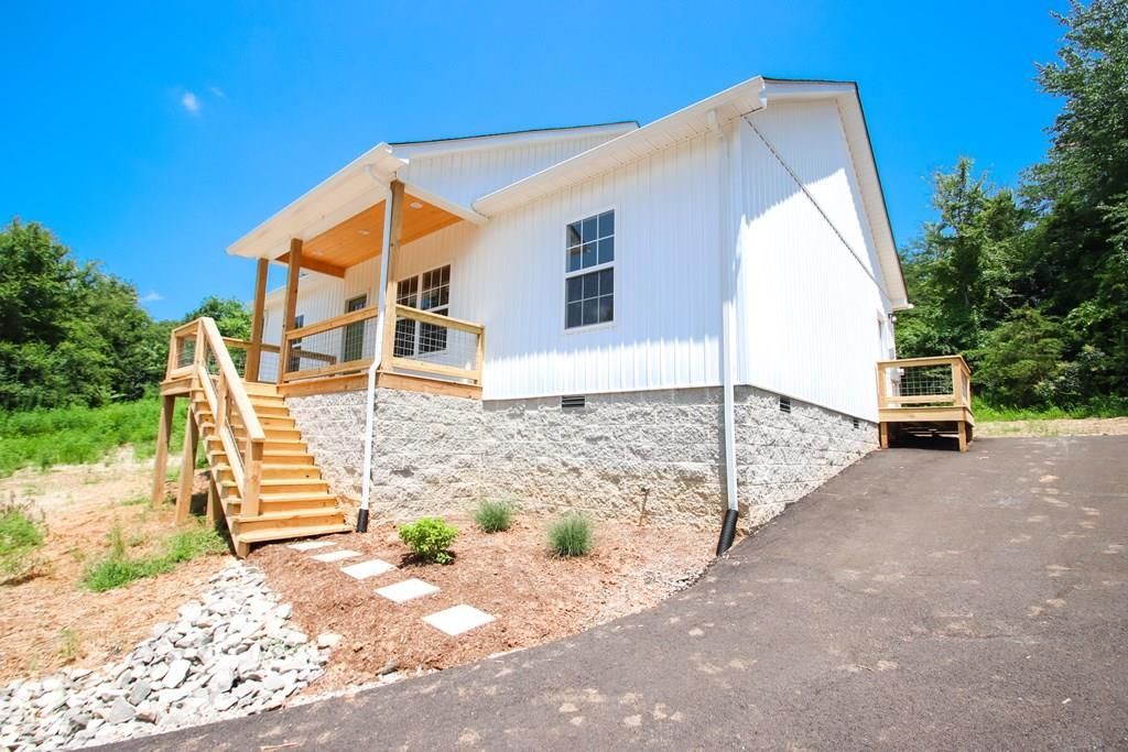 88 River Oaks Drive, Sparta, TN 38583 Main Photo