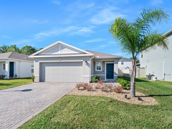 377 Crestwind Drive, Daytona Beach, FL 32124