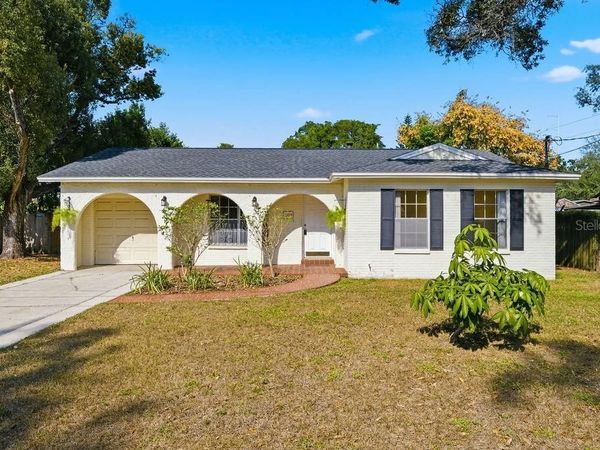 2105 W BARCLAY ROAD, TAMPA, FL 33612