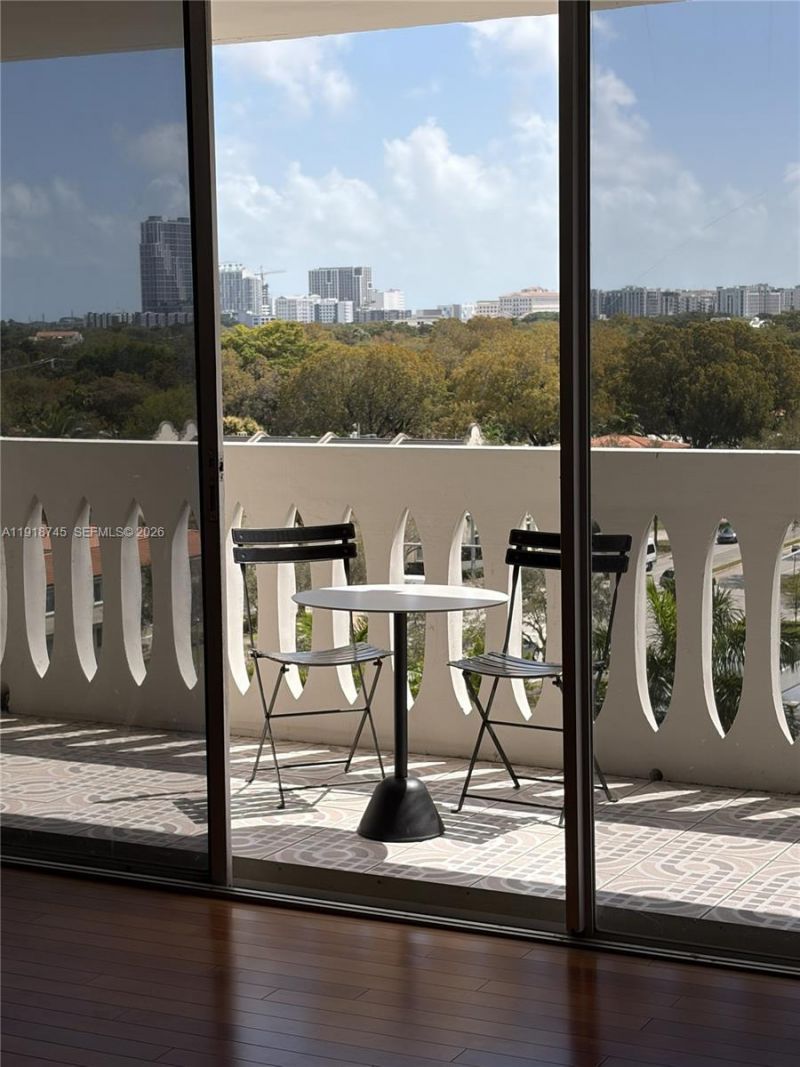 625 Biltmore Way, Unit 805, Coral Gables, FL 33134 Photo