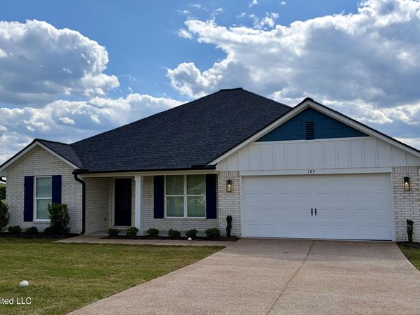 109 Red Bird Cove, Senatobia, MS 38668