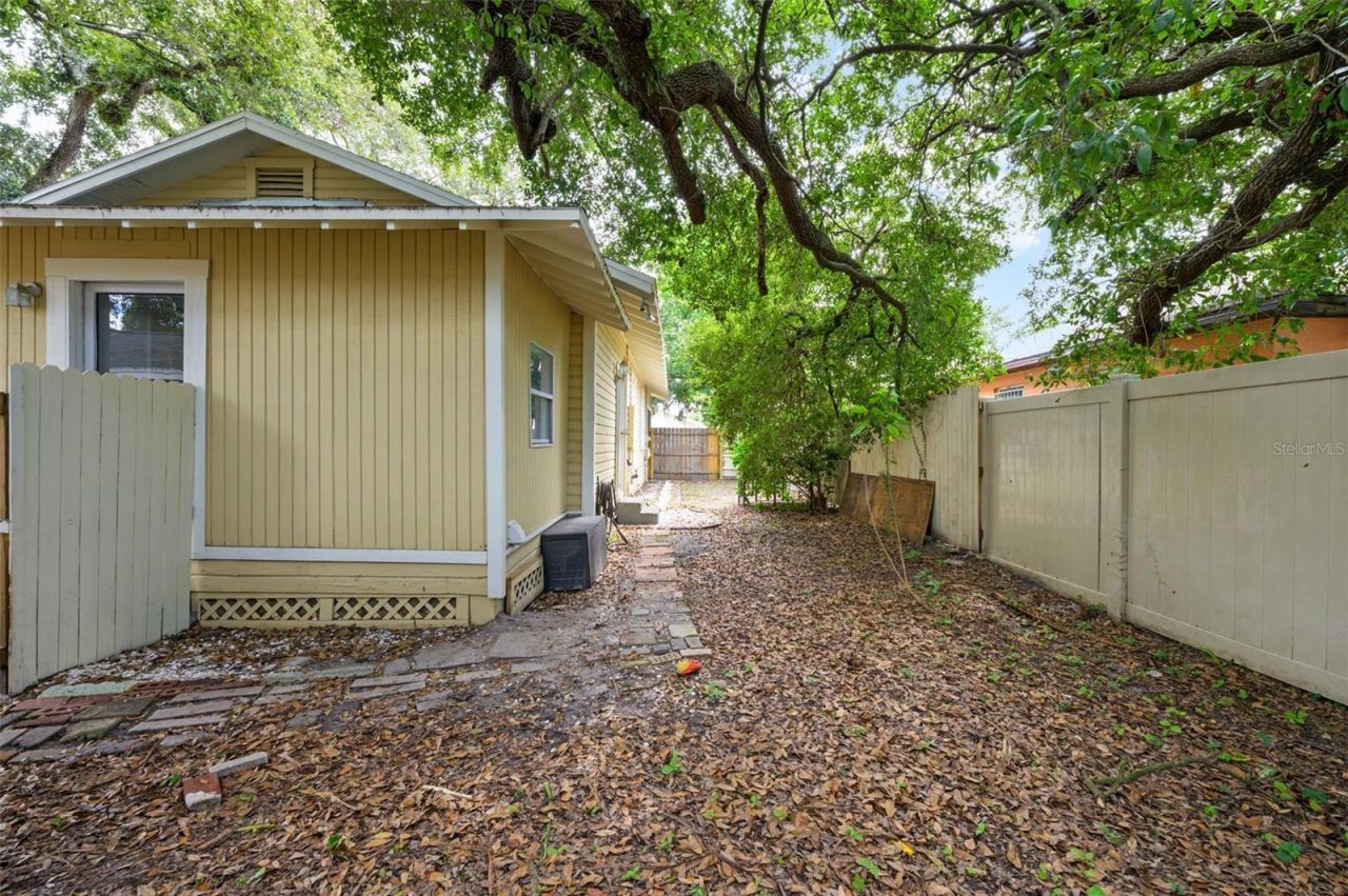 1304 E 32nd Avenue, Tampa, FL 33603 Photo
