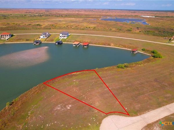 286 Blanc Court , Port O'Connor, TX 77982