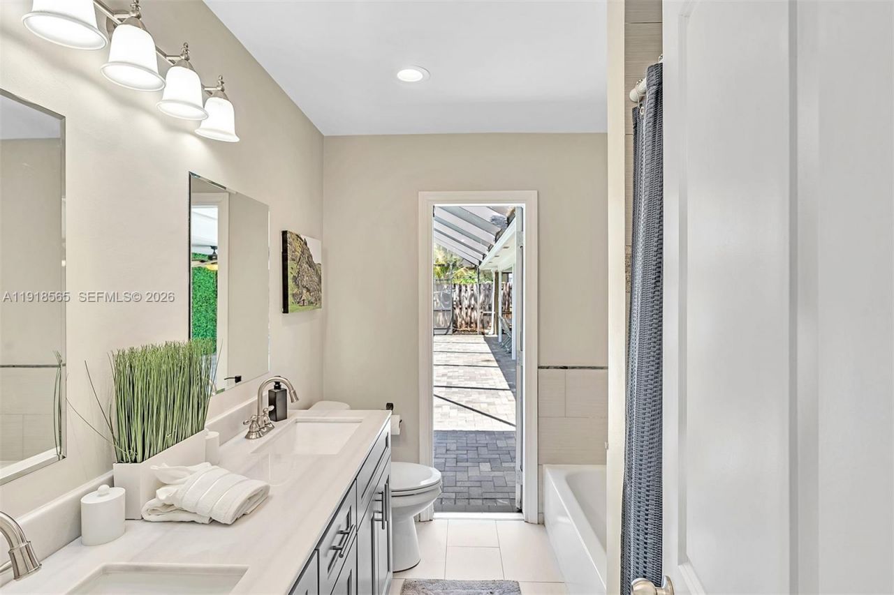 2191 SW 27th Ln, Fort Lauderdale, FL 33312 Photo