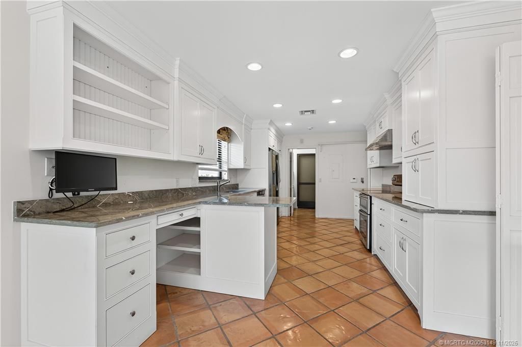 2115 NW Greenbriar Lane, Palm City, FL 34990 Photo