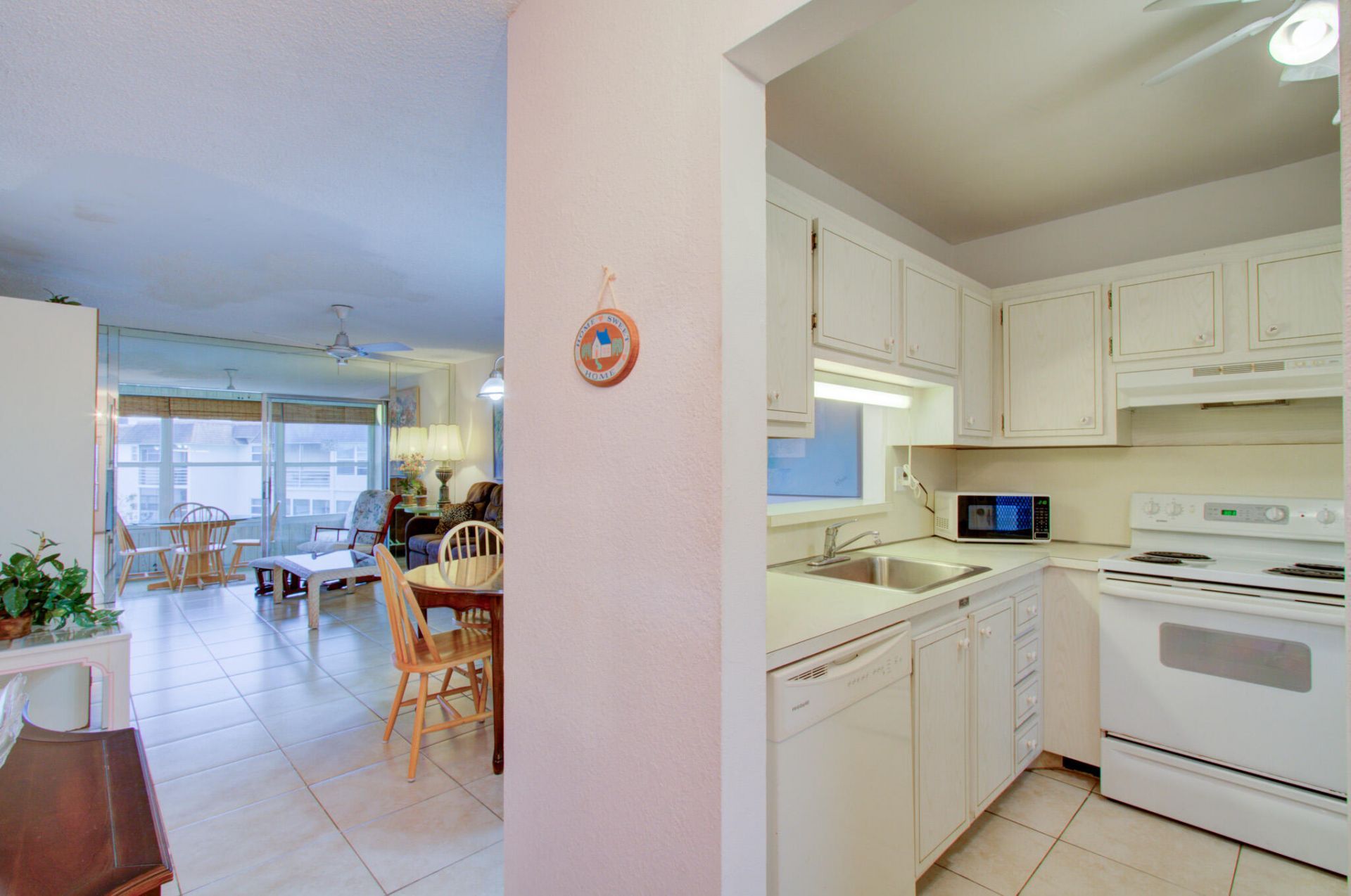 3500 NW 48th, Unit 615, Lauderdale Lakes, FL 33319 Photo