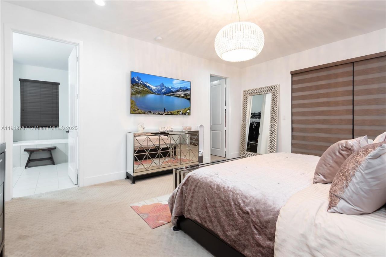 9735 W 34th Ct, Unit 9735, Hialeah, FL 33018 Photo