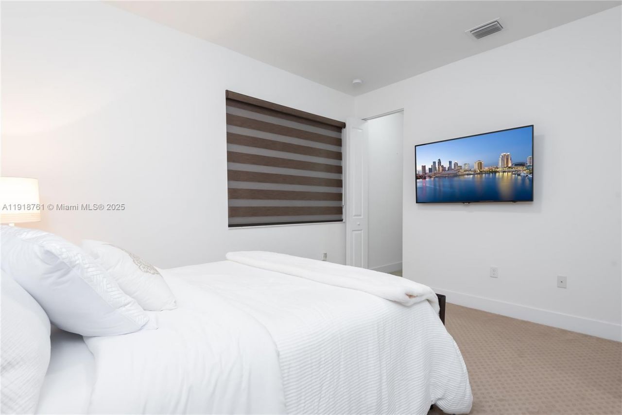 9735 W 34th Ct, Unit 9735, Hialeah, FL 33018 Photo