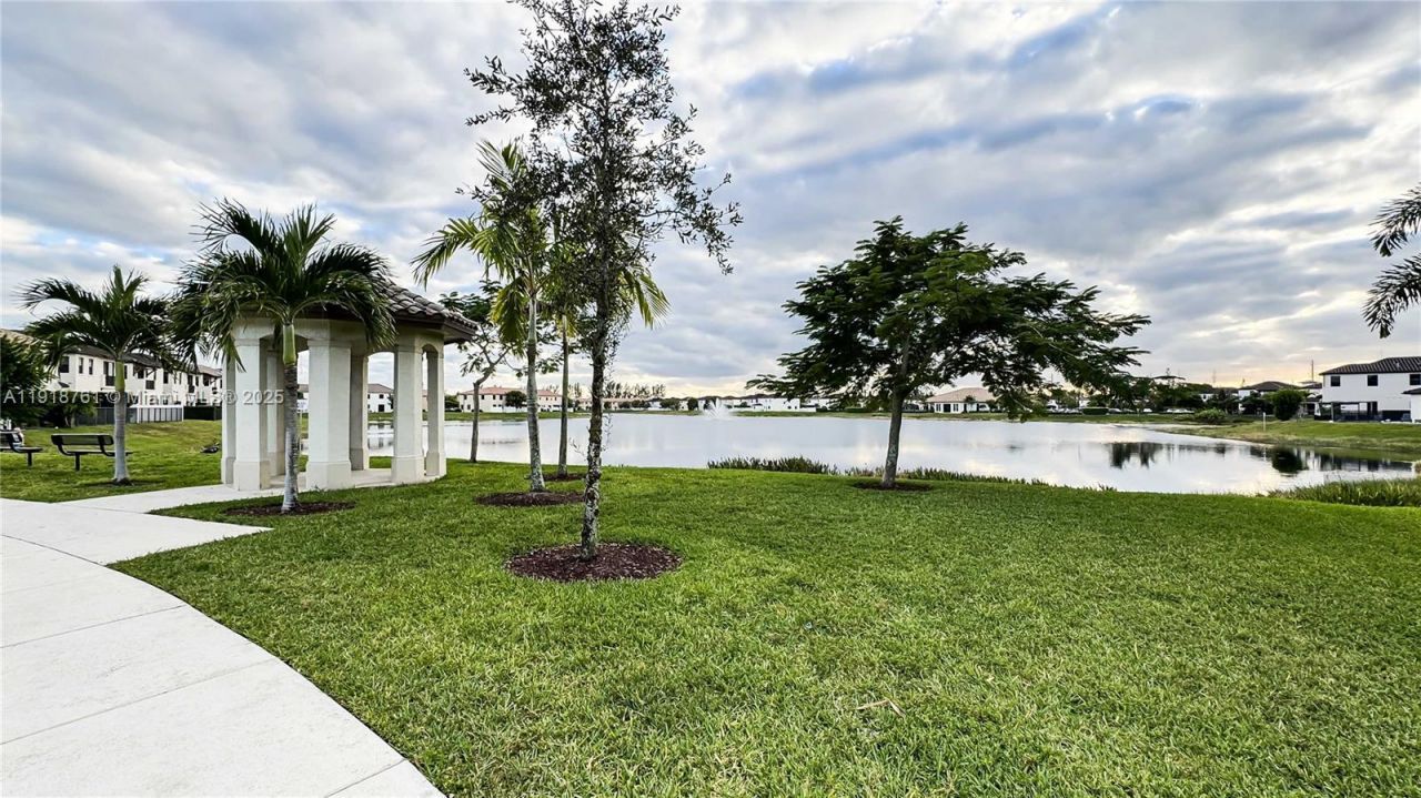 9735 W 34th Ct, Unit 9735, Hialeah, FL 33018 Photo