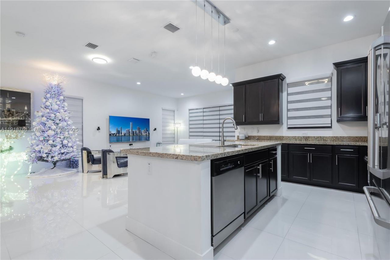 9735 W 34th Ct, Unit 9735, Hialeah, FL 33018 Photo