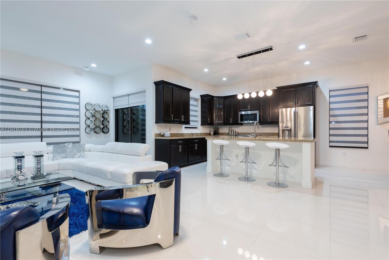 9735 W 34th Ct, Unit 9735, Hialeah, FL 33018 Photo