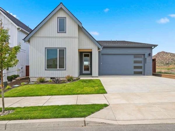 1668 NE Sunstone Avenue, Prineville, OR 97754