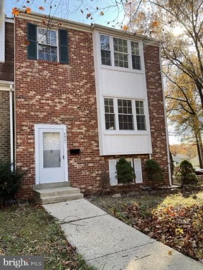 6901 Woodstream Lane, Lanham, MD 20706 Main Photo