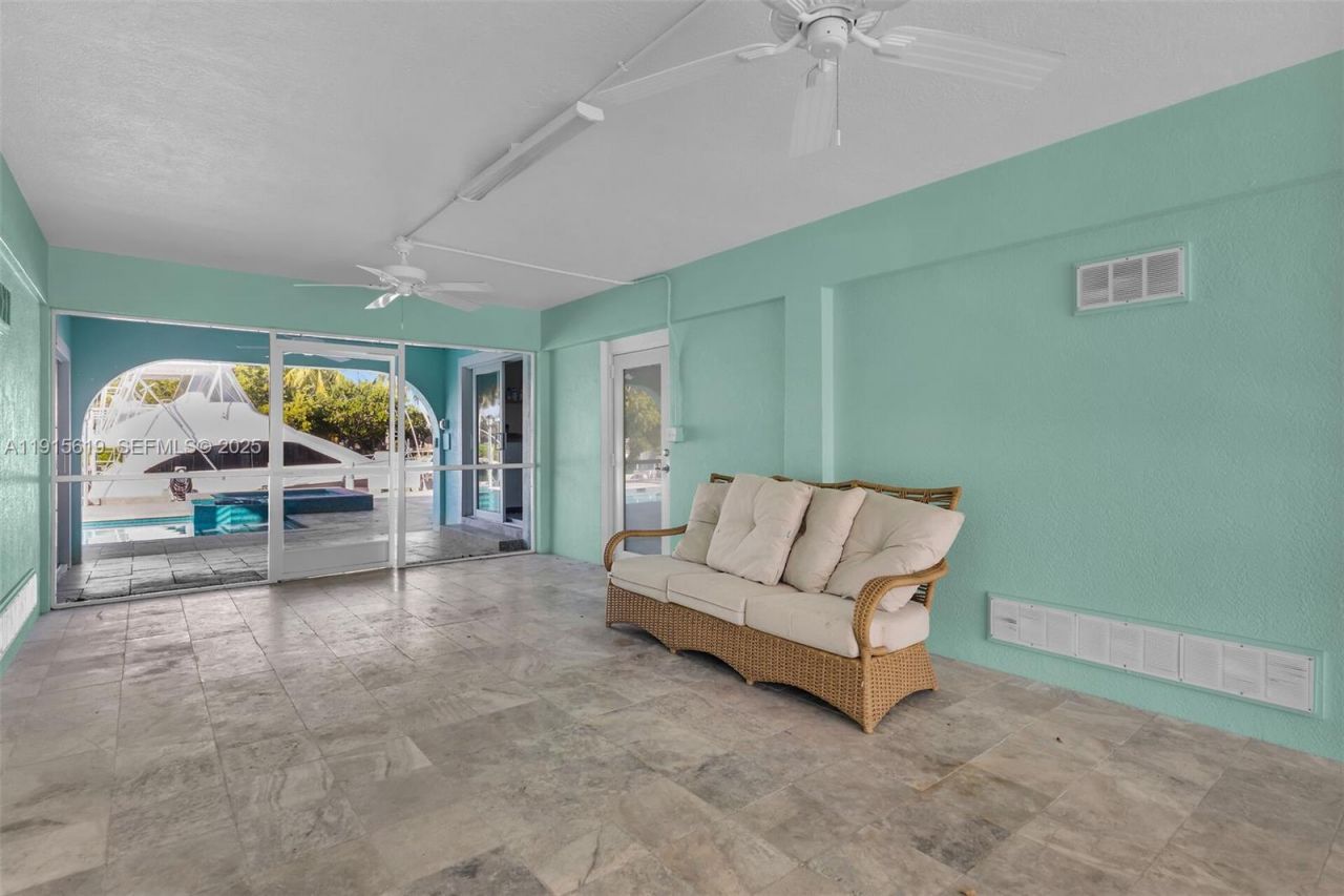 232 W Seaview Dr, Duck, FL 33050 Photo