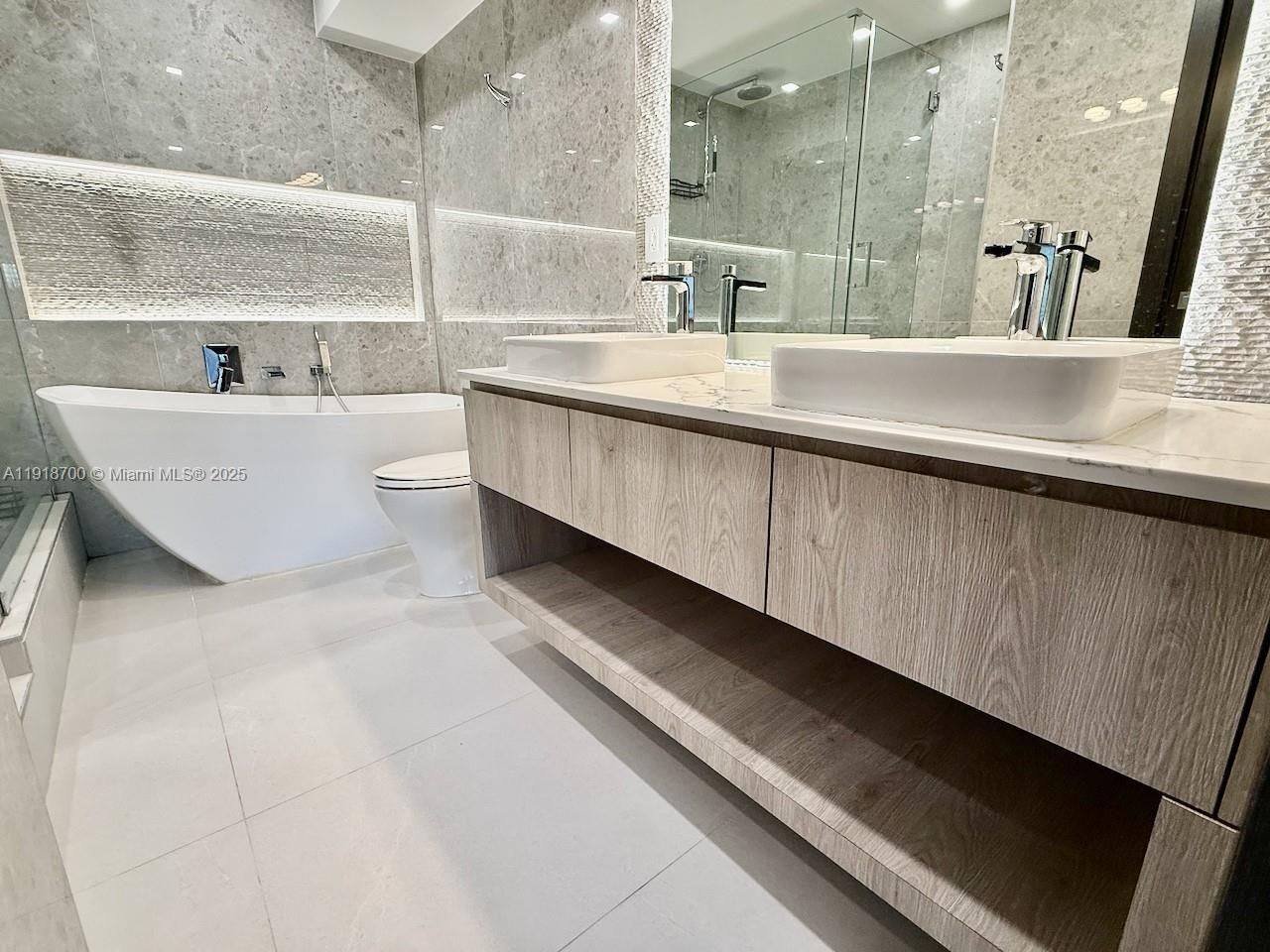 900 Bay Dr, Unit 524, Miami Beach, FL 33141 Photo