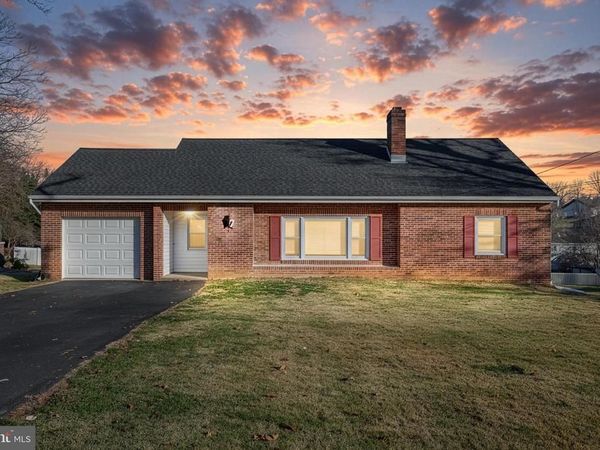 17 CHARLES AVENUE, STEWARTSTOWN, PA 17363