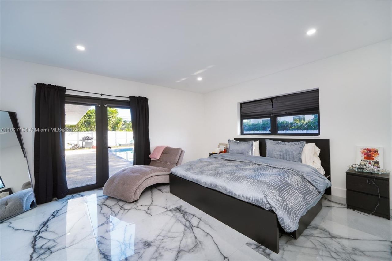 1850 NE 199th St, Miami, FL 33179 Photo