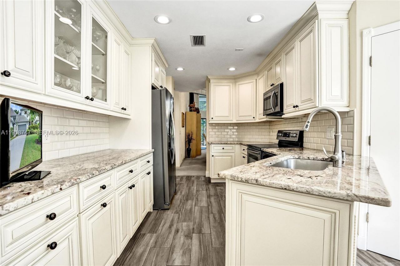 1140 Sand Drift Way, Unit B, West Palm Beach, FL 33411 Photo