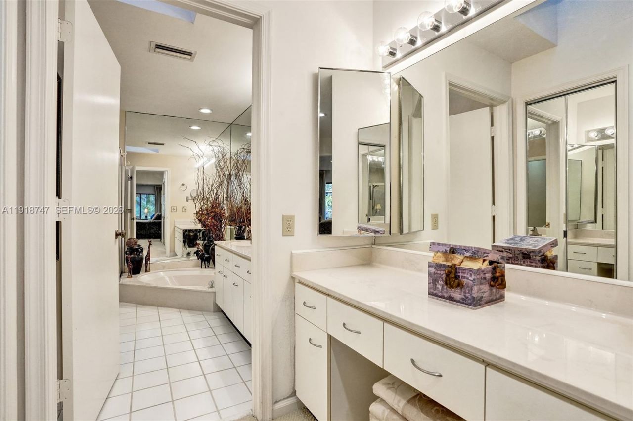 1140 Sand Drift Way, Unit B, West Palm Beach, FL 33411 Photo