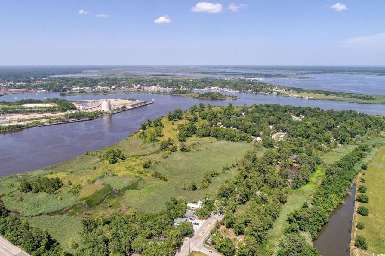 610 Bayview Dr. Photo 23