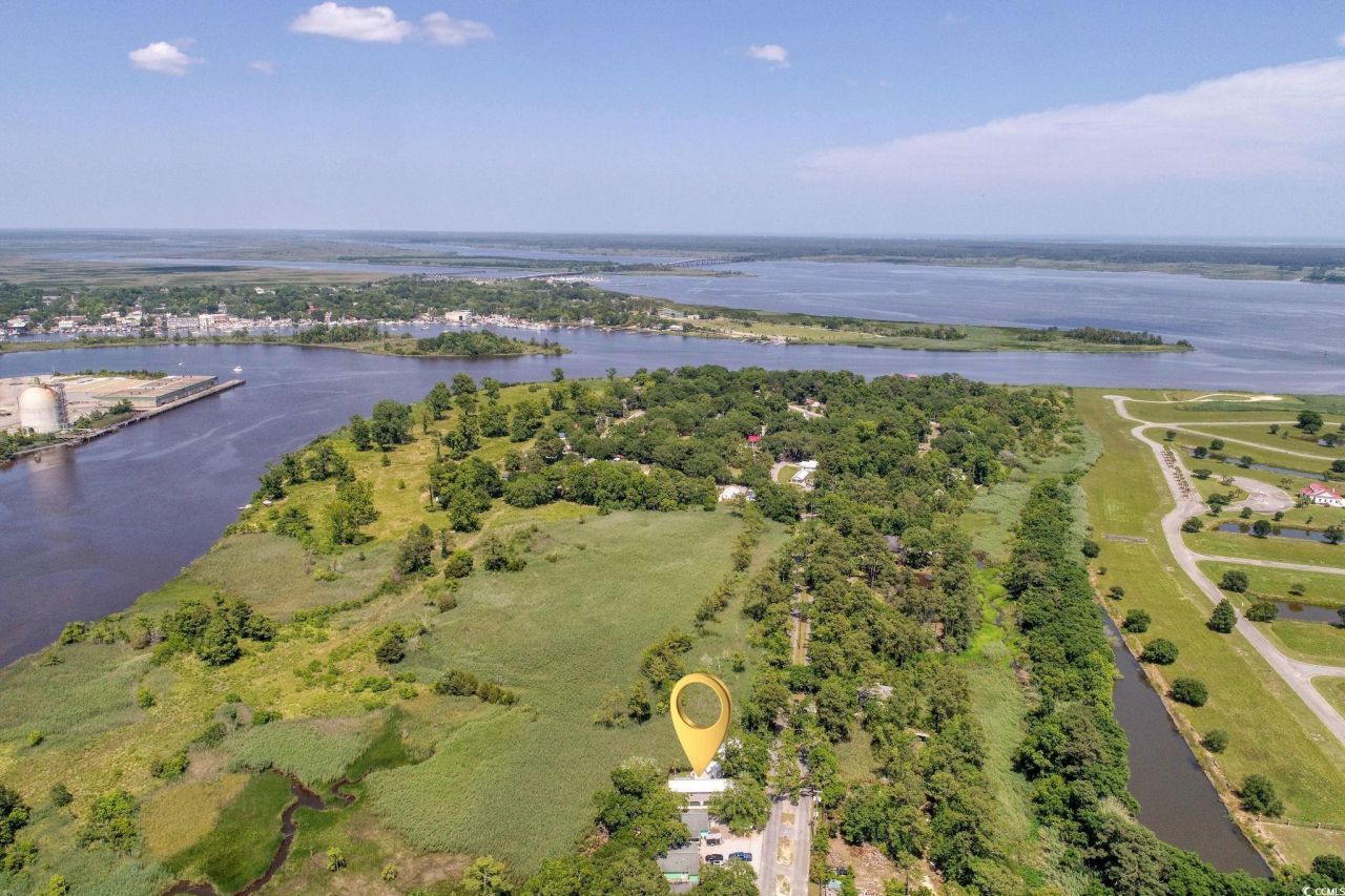 610 Bayview Dr. Photo 24