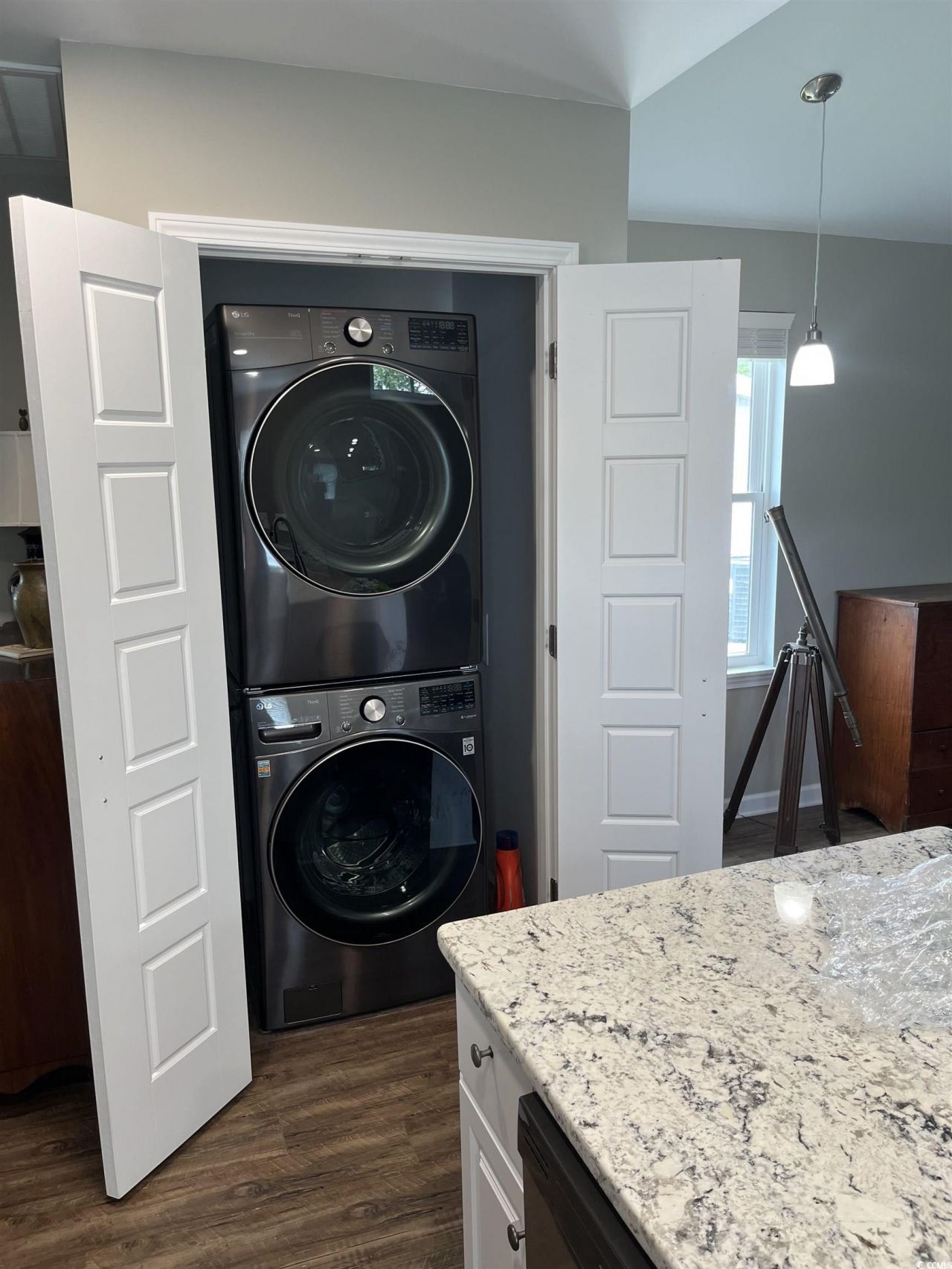 610 Bayview Dr. Photo 32