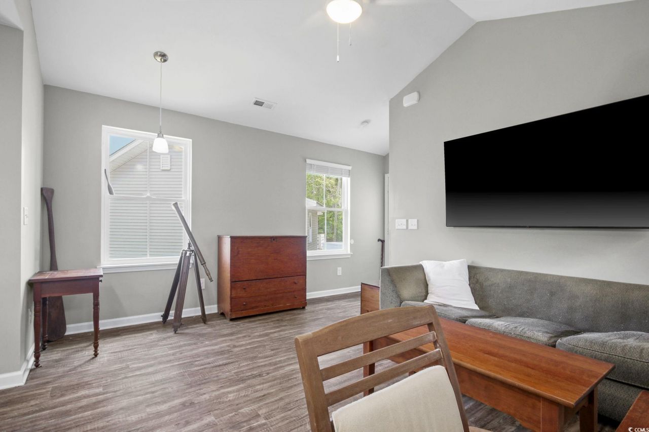 610 Bayview Dr. Photo 7